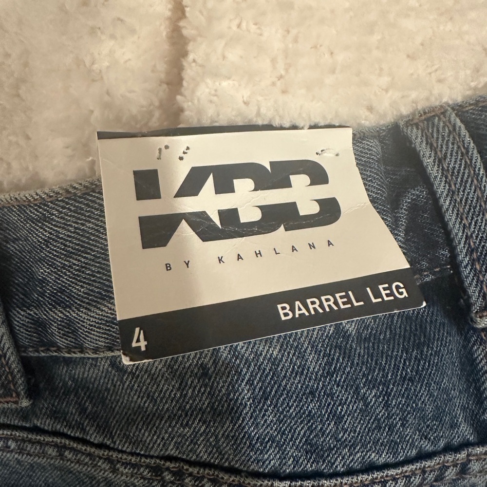 NWT KBB by KAHLANA Women's Mid-Rise Barrel Leg 'The Lynnox Jean' - Dark Wash - 4 - Picture 8 of 9